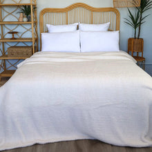 Load image into Gallery viewer, Casa Rosso Sherpa Blanket KB Cream 220X240CM - 664385