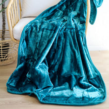 Load image into Gallery viewer, Casa Rosso Mink Throw Deep Lake 127X152CM - 666213