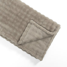 Load image into Gallery viewer, Casa Rosso Bubble Flannel KB Blanket Taupe 220X240CM - 655131
