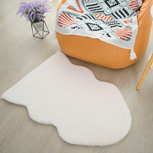 Load image into Gallery viewer, Casa Rosso Lapin Animal Rug Ivory 60X90CM - 985203

